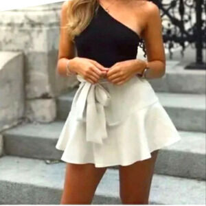 ZARA Bow Mini Highwaist Oyster White SzSmall
